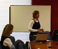 .. ofreciendo charlas .. ofreciendo charlas